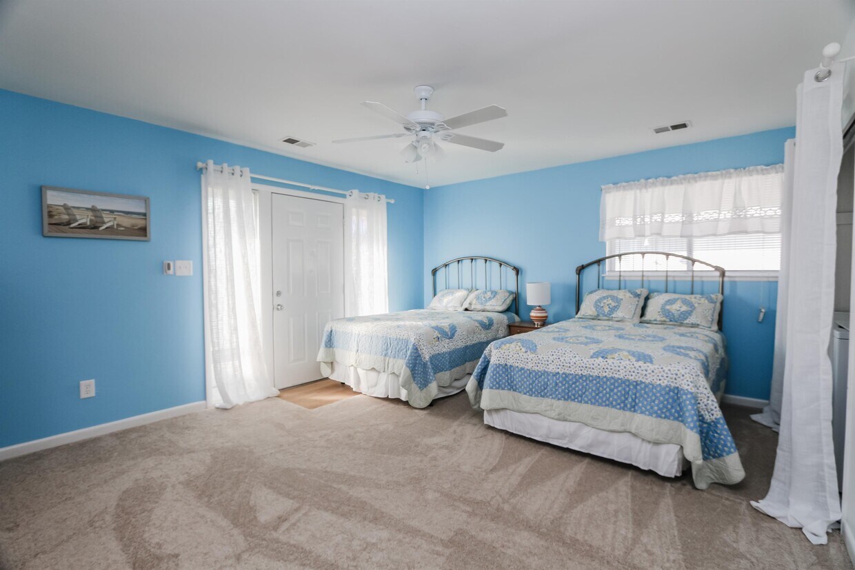 Foto principal - 5606A Atlantic Ave