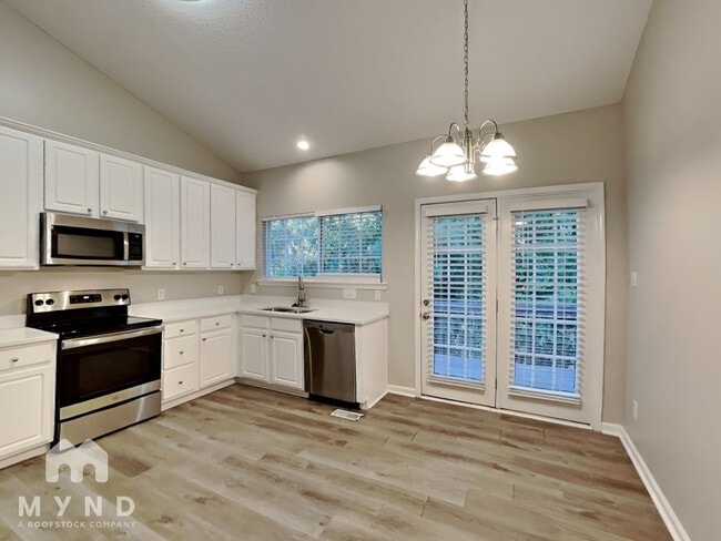 Building Photo - 8104 Stone Bridge Ct