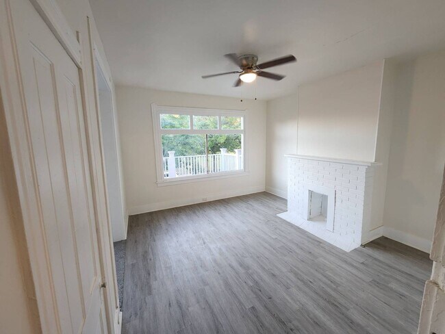 Foto del edificio - 2186 E 89th St