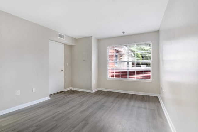 Foto del edificio - 1125 Crystal Way