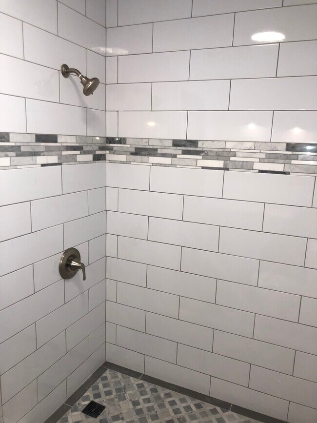 Bathroom #1 shower - 12885 Golf Course Dr
