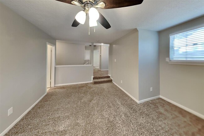Building Photo - 9822 Pale Star Dr