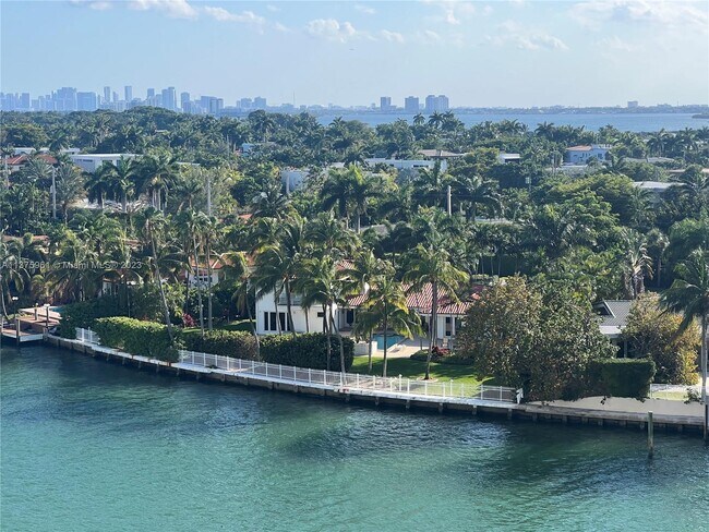 Foto del edificio - 10350 W Bay Harbor Dr