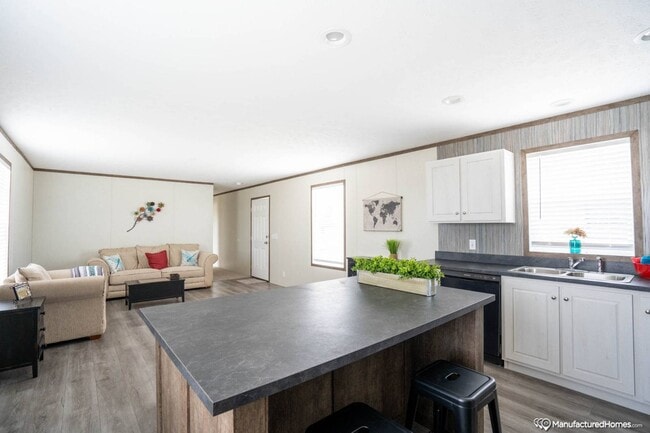 Foto del edificio - 8025 S Huron River Dr