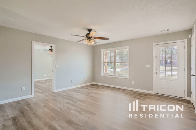 Building Photo - 106 White Creek Loop