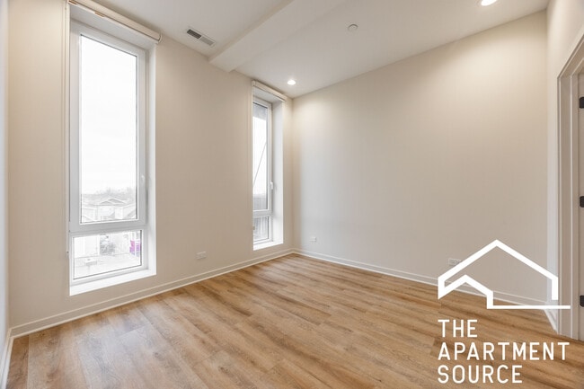 Foto del edificio - 6340 W Belmont Ave