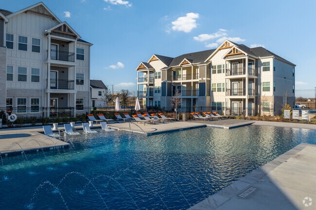 Building Photo - Comal Crossing