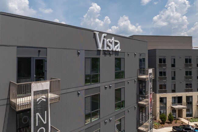Building Photo - Vista @ Council Square