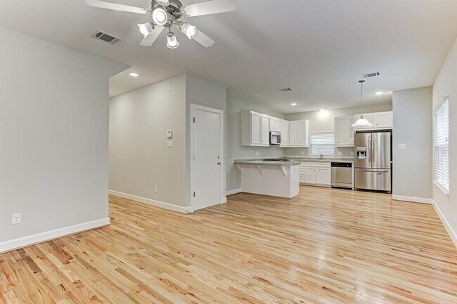 Foto del edificio - 822 E 37th St