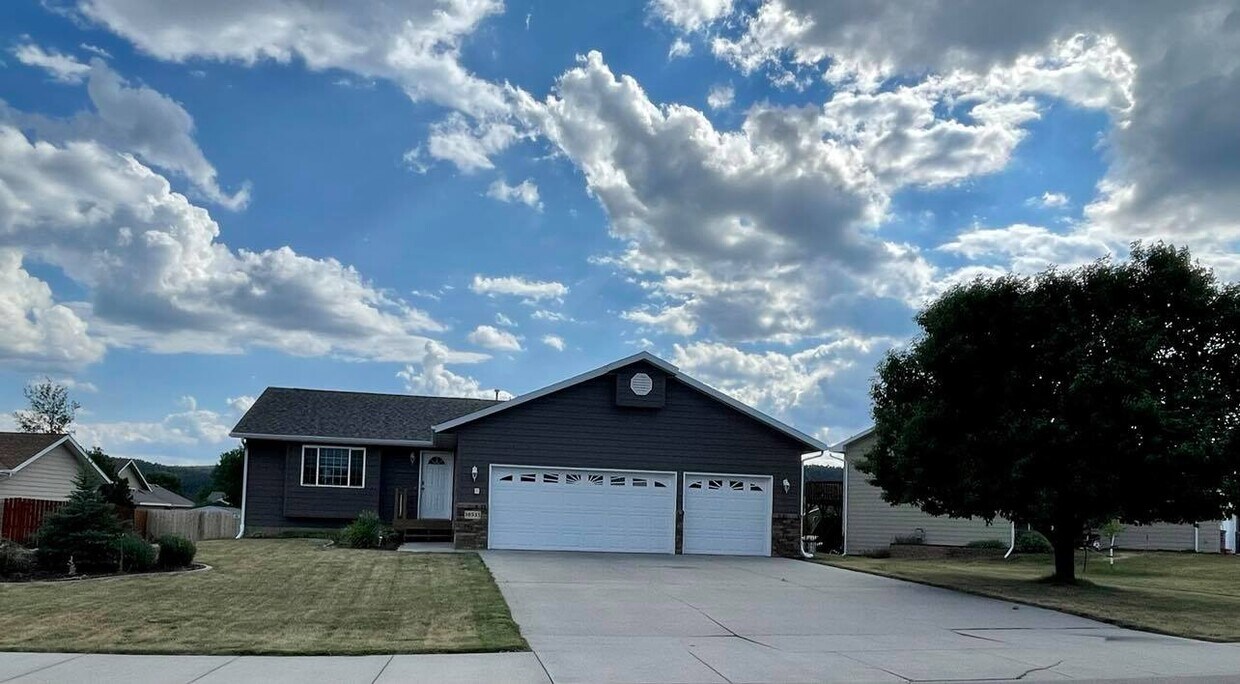 10535 Bellingham Dr, Summerset, SD 57718 House Rental in Summerset