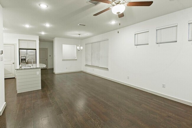 Foto del edificio - Beautiful McKinney Townhome