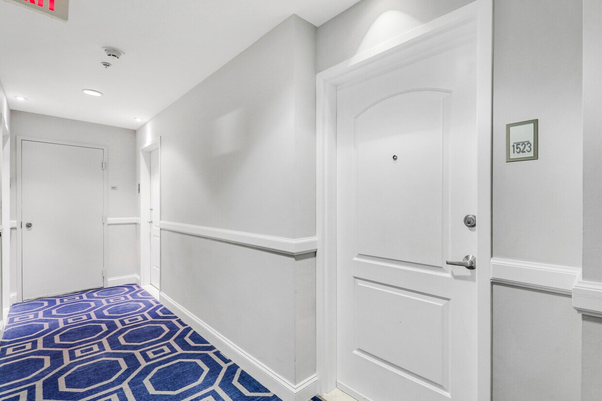 Foto principal - 801 S Olive Ave