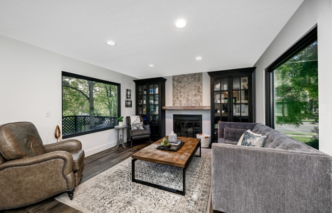 Building Photo - 3695 Englewood Dr