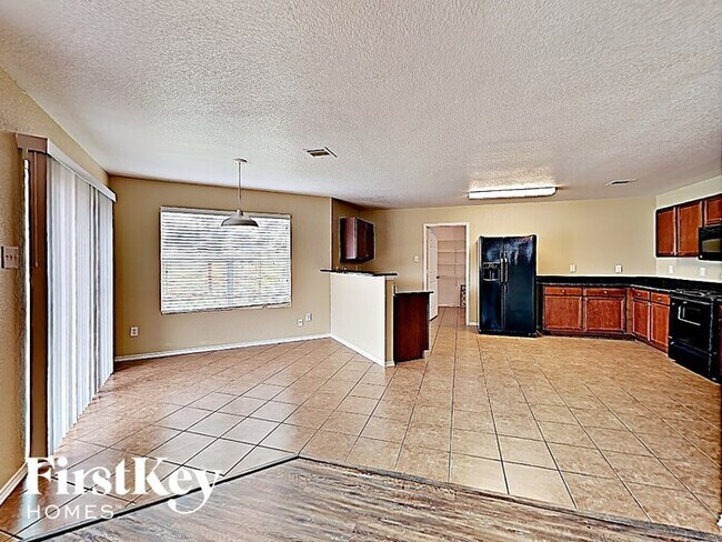 Building Photo - 7161 Kickapoo Dr