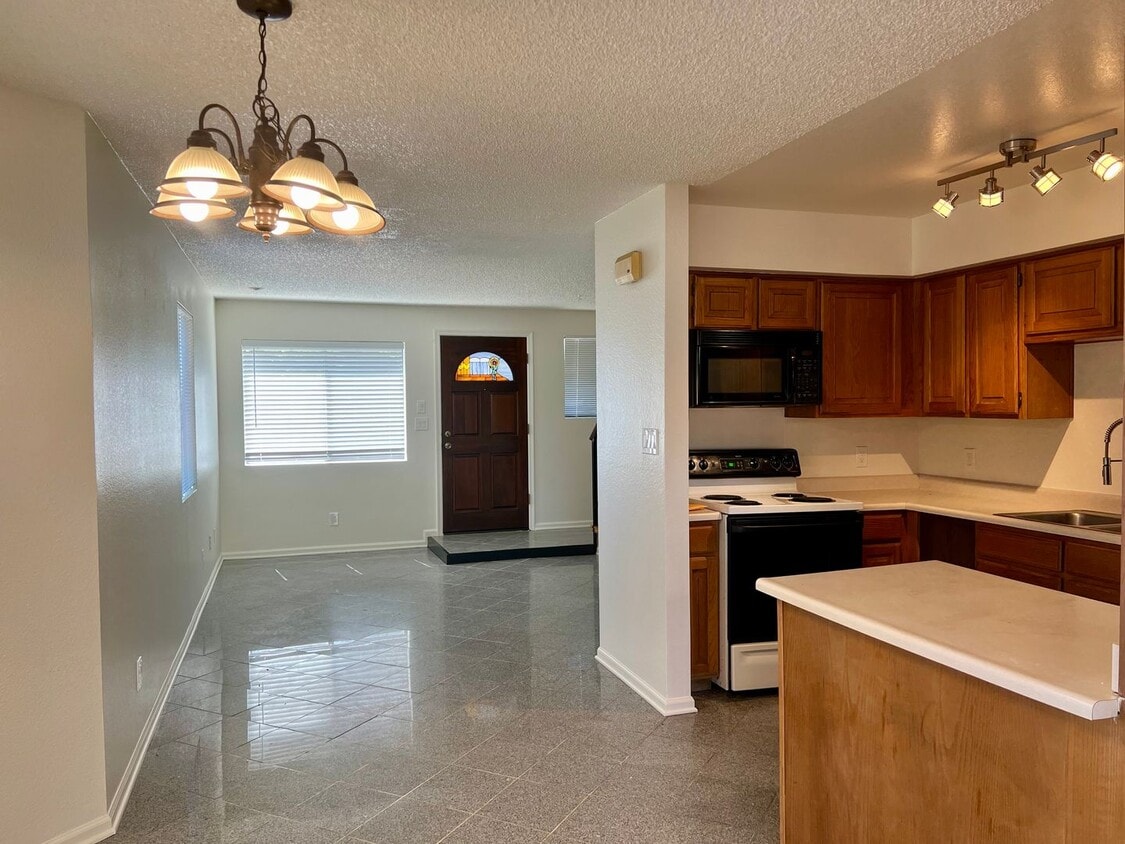 Primary Photo - True Gem! Newly Painted Home with All Appl...