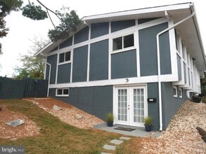 Building Photo - 1805 Arcola Ave