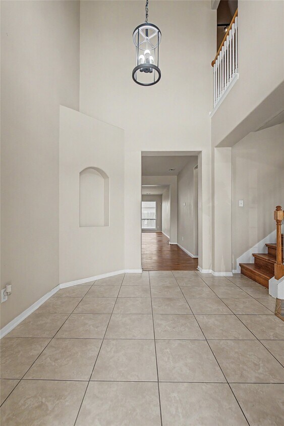 Building Photo - 9947 Valance Way