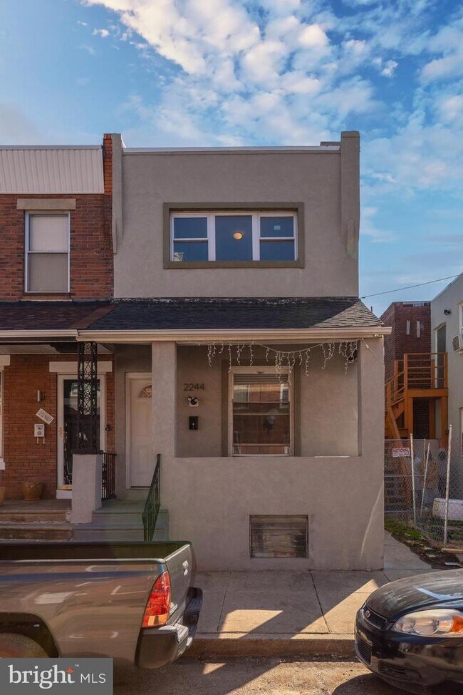 Building Photo - 2244 Pierce St