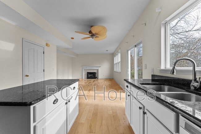 Foto del edificio - 45 Wisteria Way