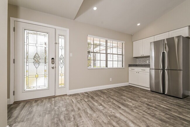 Building Photo - 3938 King Dr