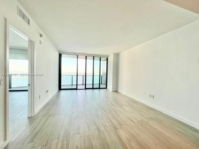 Foto del edificio - 460 NE 28th St