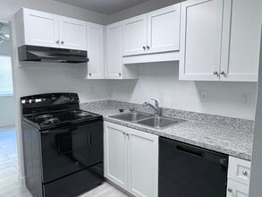 Building Photo - Sailpoint Bay Apartments