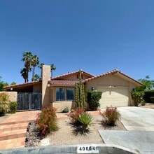Building Photo - 40064 Silktree Ct