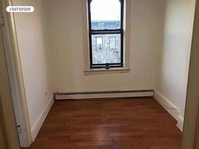 Foto del edificio - 53-36 Van Dam St