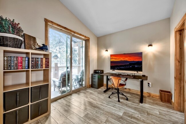 Study / Family Room - 11336 Wolverine Cir