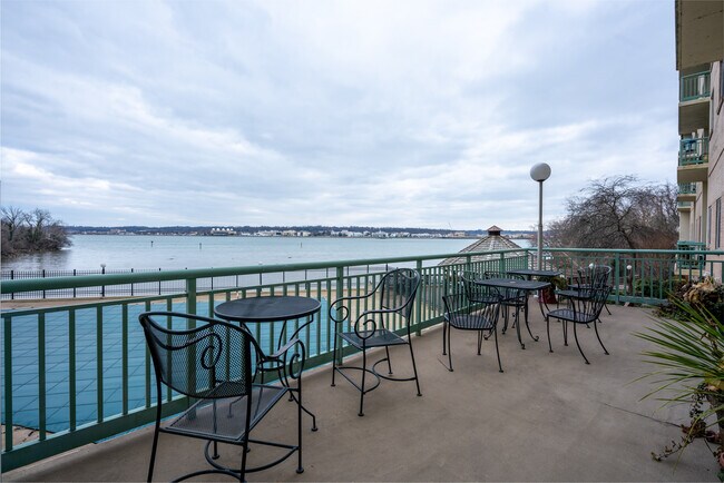 Foto del edificio - 501 Slaters Ln
