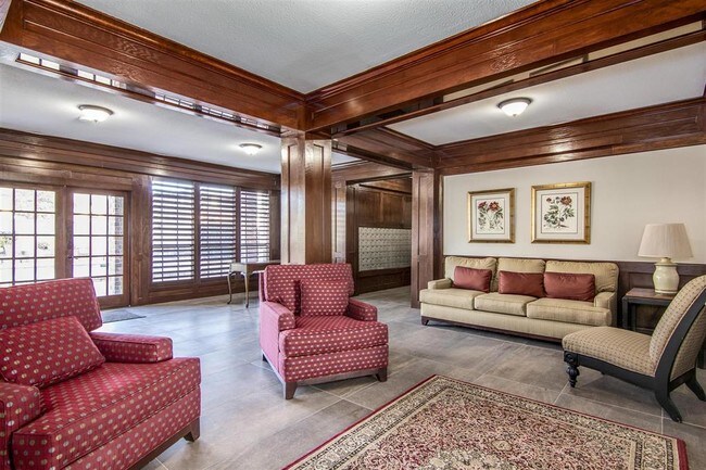Building Photo - 2400 N Braeswood Blvd
