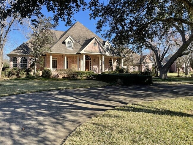 Building Photo - 3665 Maranatha Dr