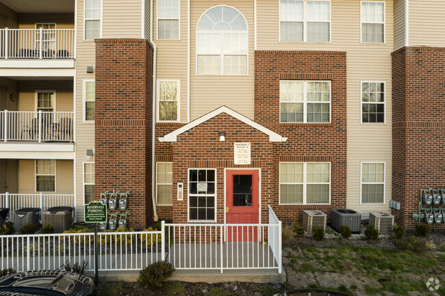 Entrance - Crescent Court