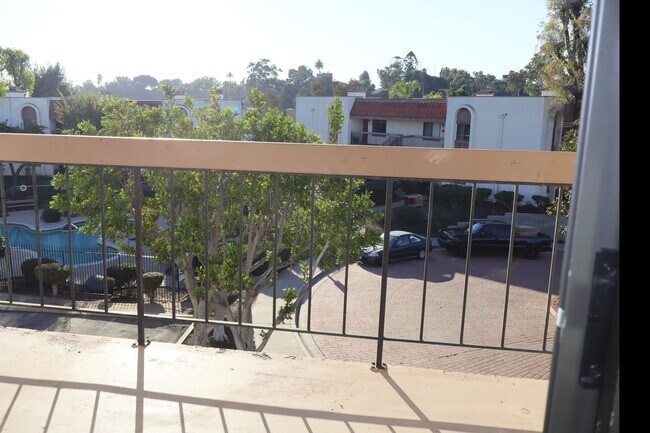 Building Photo - 2 Bedrooms 2 full baths corner condo in National City.