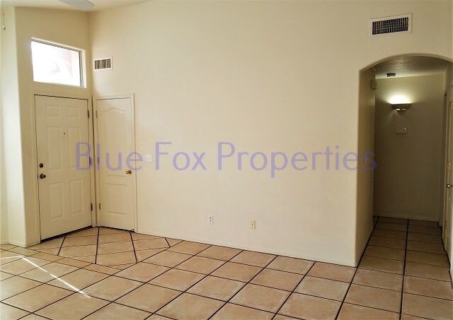 Building Photo - 2238 W Silver Bell Oasis Way