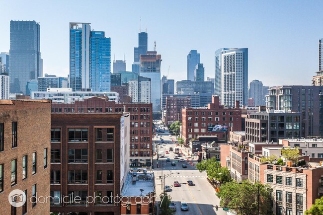 Foto del edificio - 2 bedroom in Chicago IL 60654