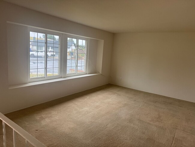 Building Photo - 4 bedroom/2 bath Lemon Grove home