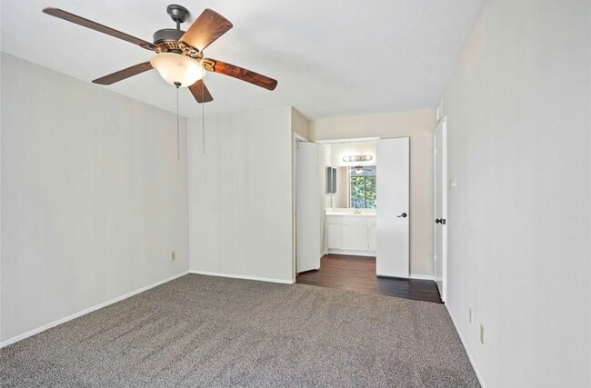 Foto del edificio - West Airport, Unit 902