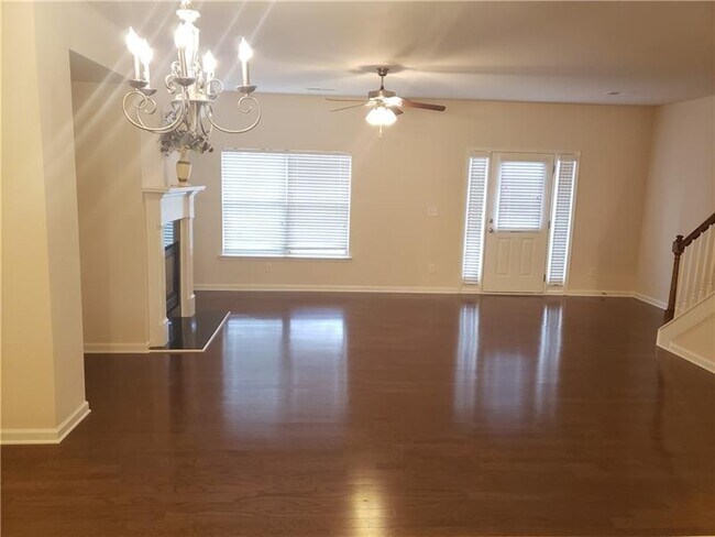 Building Photo - 801 Riverdance Dr