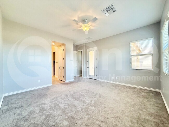 Foto del edificio - 22903 E Thornton Rd