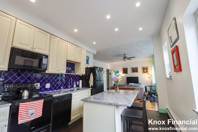 Building Photo - 112 Central St