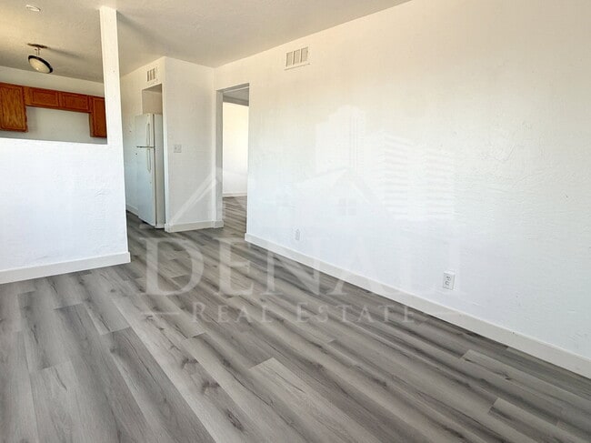 Building Photo - 1709 W Sherman St