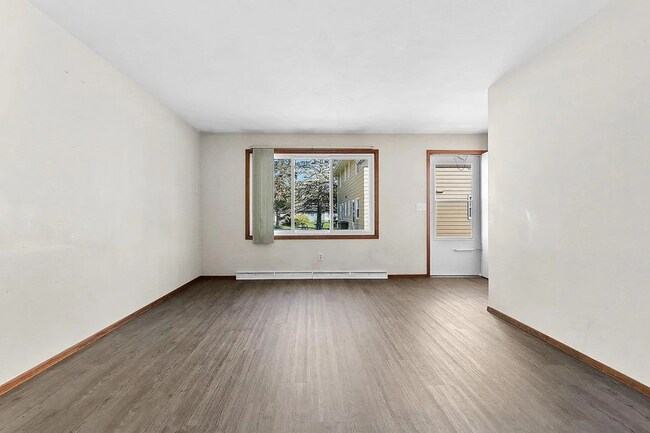 Building Photo - 2414/2416 East Newberry Street - 2416