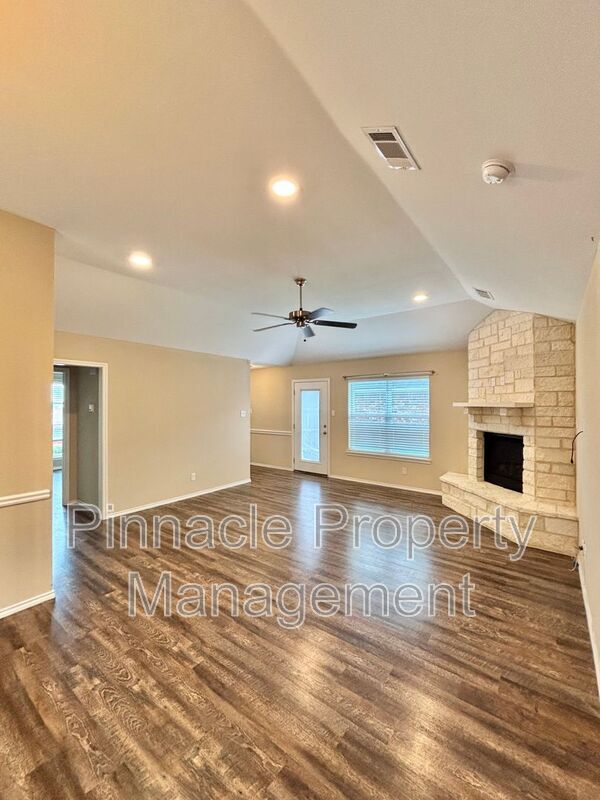 Building Photo - 4245 Sedona Trl