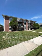 Building Photo - 3831 S 46th St