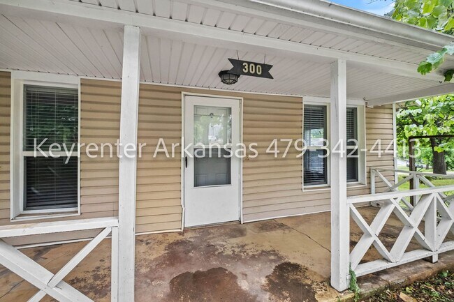 Building Photo - Classic Fayetteville Charm Near Dickson Street with Stunning Outdoor Space