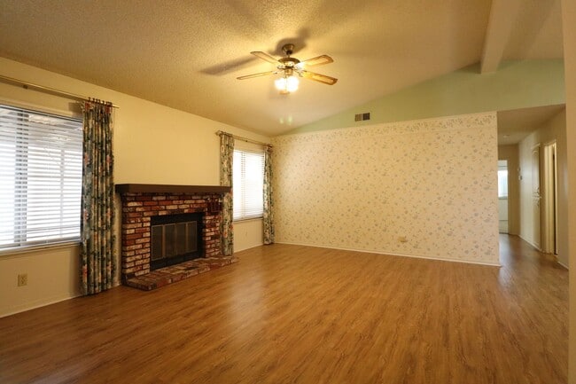 Foto del edificio - Preisker Gardens Three Bedroom