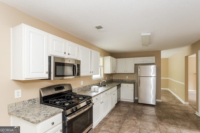 Building Photo - 4530 Talon Way