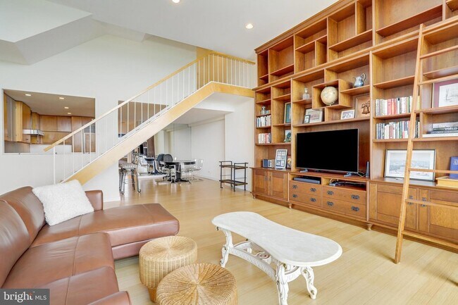 Foto del edificio - 1200 N Nash St
