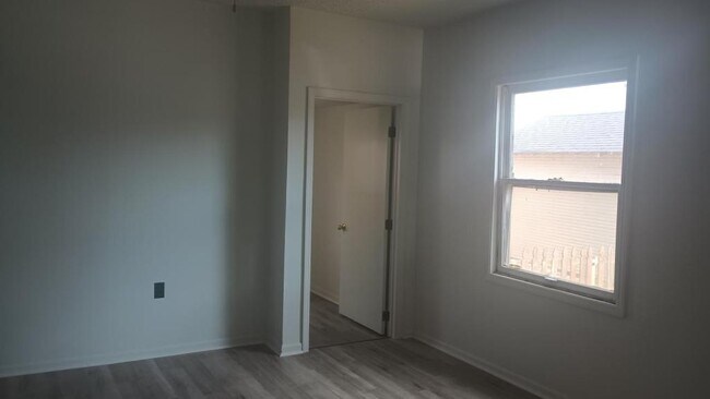 Building Photo - 768 Hudson Ave